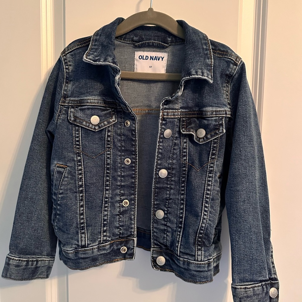 Like new, denim jacket, old navy 5T
